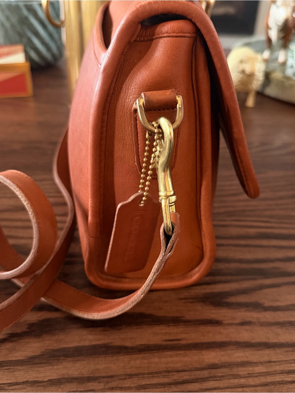 Gorgeous Vintage Coach Court Bag, in
British Tan, Made in July 1994! - Picture 4 of 8